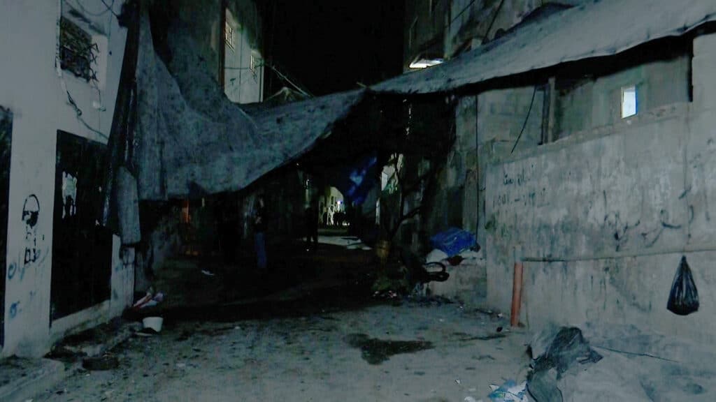 الاحتلال ينسحب من مخيم نور شمس ويلحق دمارا واسعا بالبنية التحتية