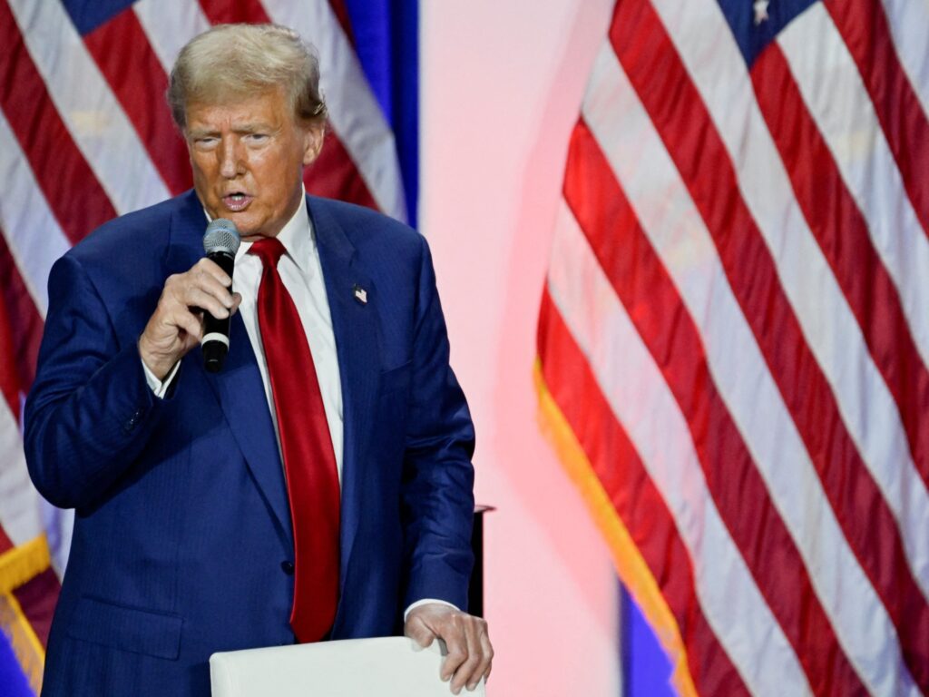 واشنطن بوست: خبراء يحذرون من أن خطط ترامب قد ترفع الدين العام الأميركي