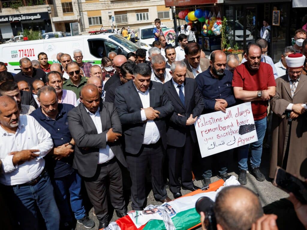 واشنطن بوست تدحض الرواية الإسرائيلية لمقتل الناشطة الأميركية عائشة