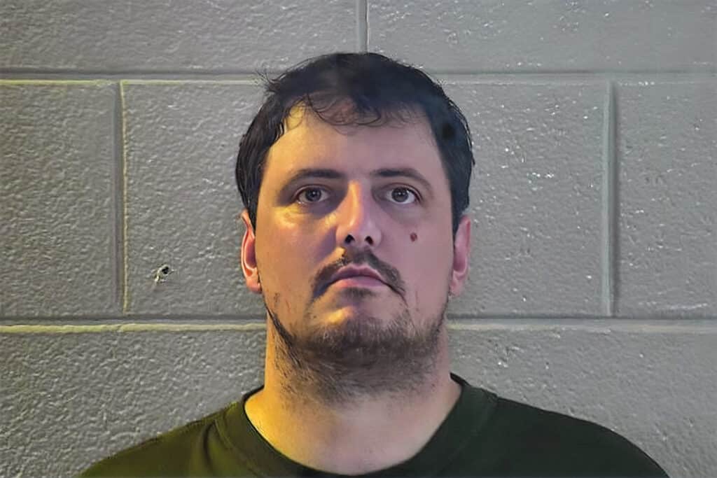 خطأ بسيط يساعد مكتب التحقيق الفدرالي في القبض على هاكر "ميت"