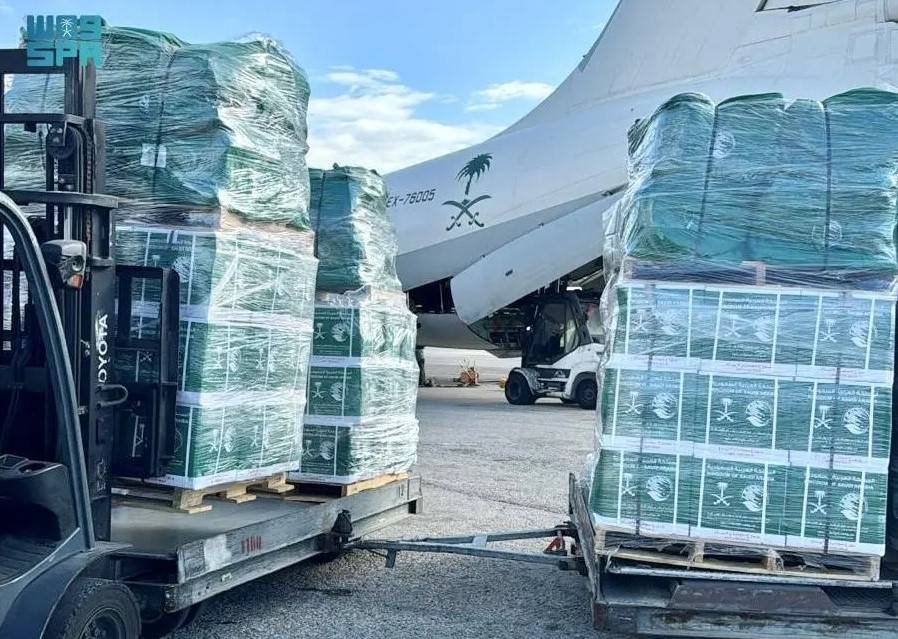 الطائرة الإغاثية السعودية الـ22 تصل إلى لبنان