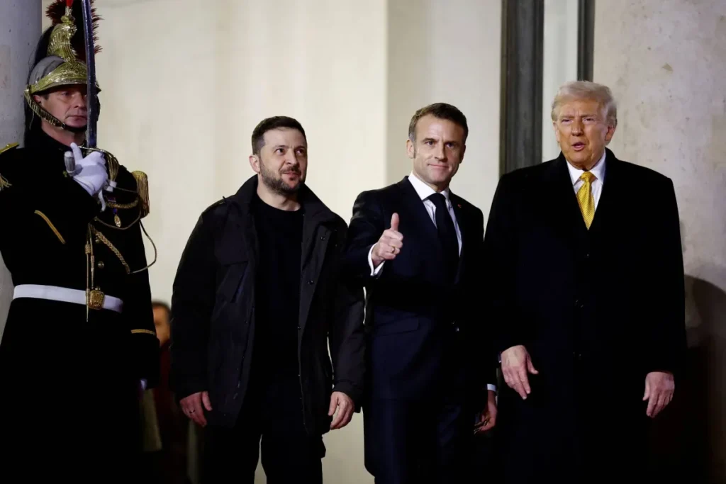 اجتماع ثلاثي بين ترمب وزيلينسكي وماكرون في باريس