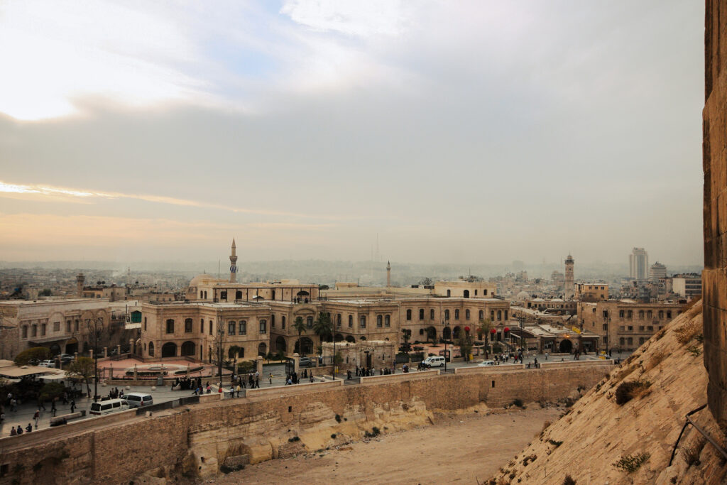 "فكيف ليلُ فتى الفتيان في حلبِ؟".. مختارات القصيد من أشعار الشهباء