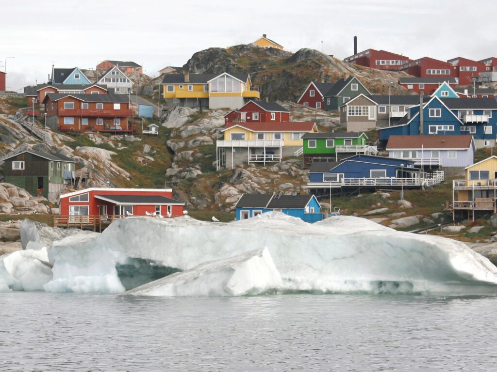 إيكونوميست: شراء ترامب المحتمل لغرينلاند قد يكون صفقة القرن