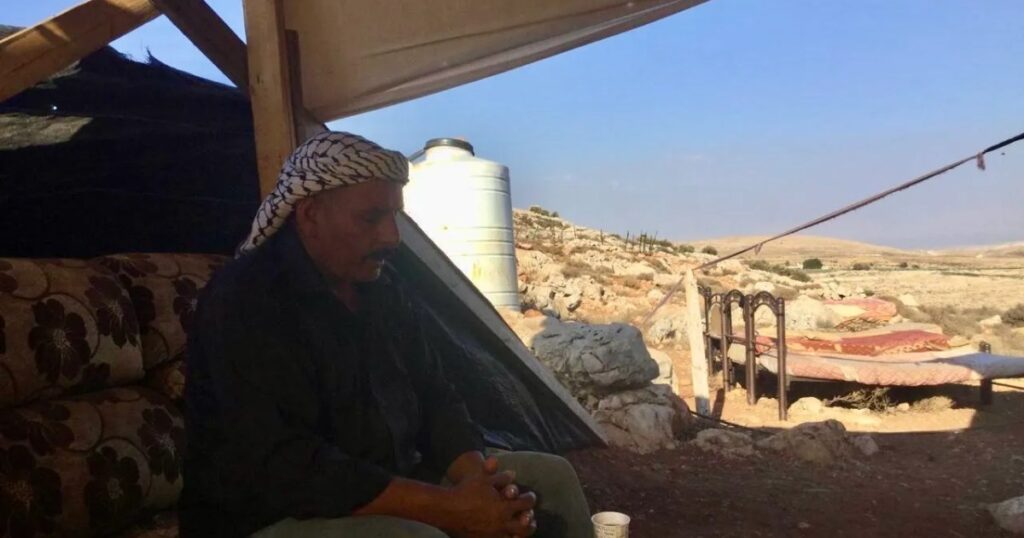 "لا أرض أخرى".. البدو الفلسطينيون يجبرون على الرحيل تحت غطاء حرب غزة