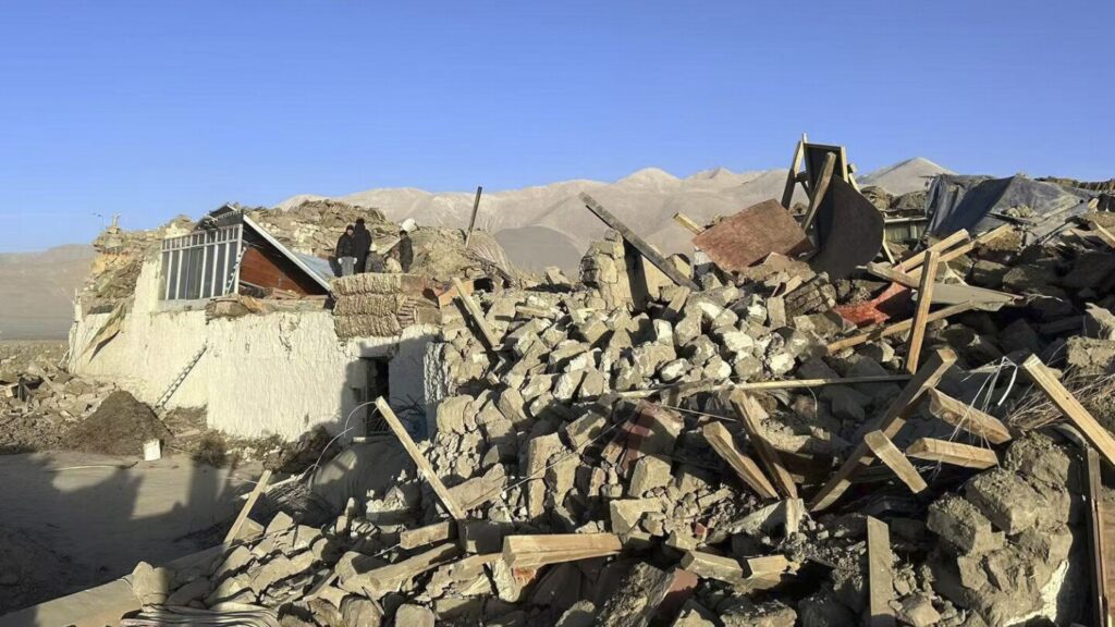 Strong earthquake kills at least 32 people in western China