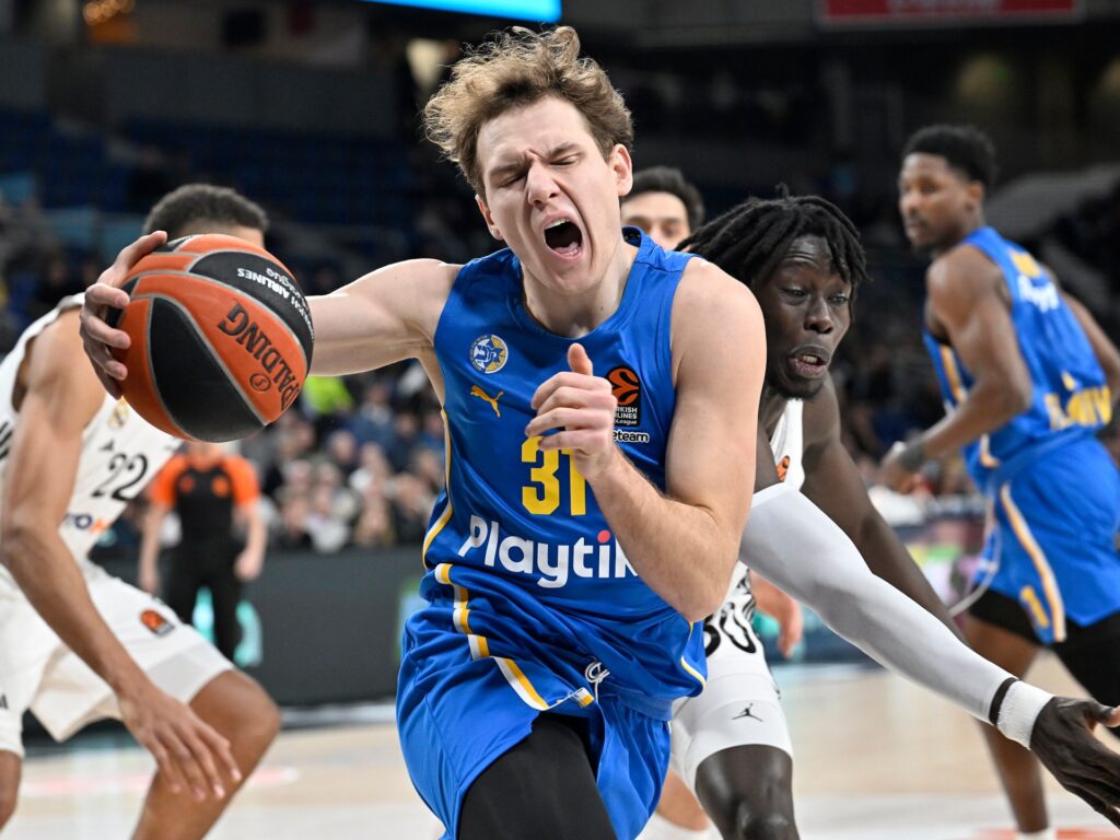 حزب سياسي يطالب بمنع فريق سلة إسرائيلي من دخول إسبانيا تضامنا مع غزة