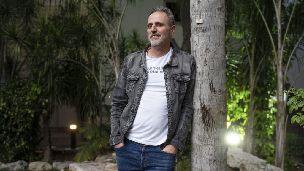 Israeli father says even in Hamas captivity, his daughter heard his pleas to come home alive