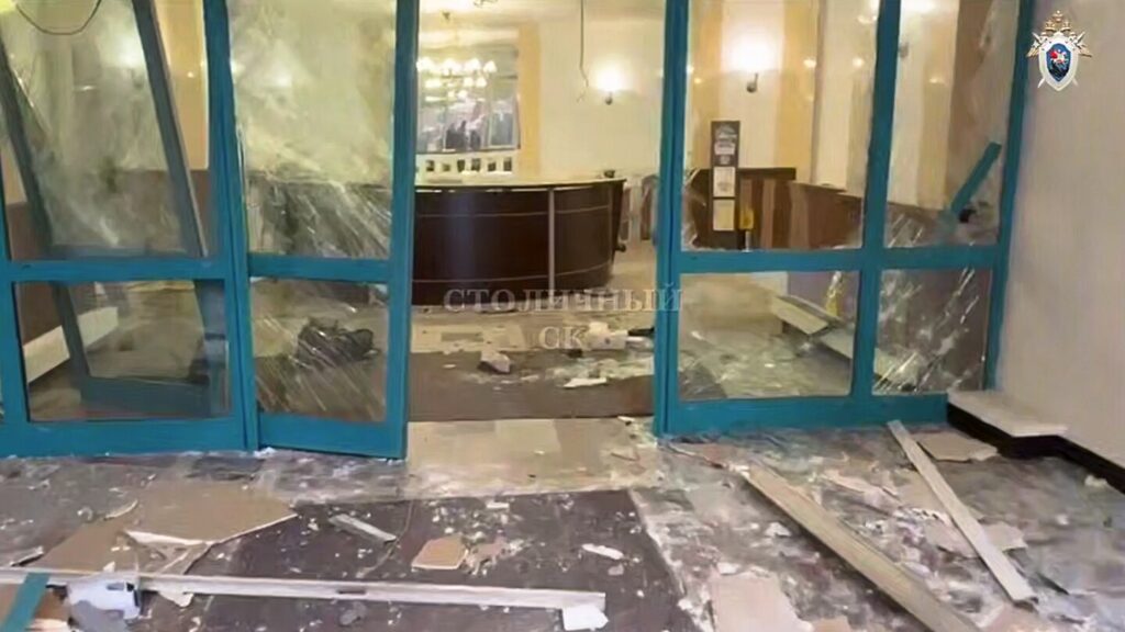 A blast in Moscow kills 2, including the founder of a unit fighting in eastern Ukraine, reports say