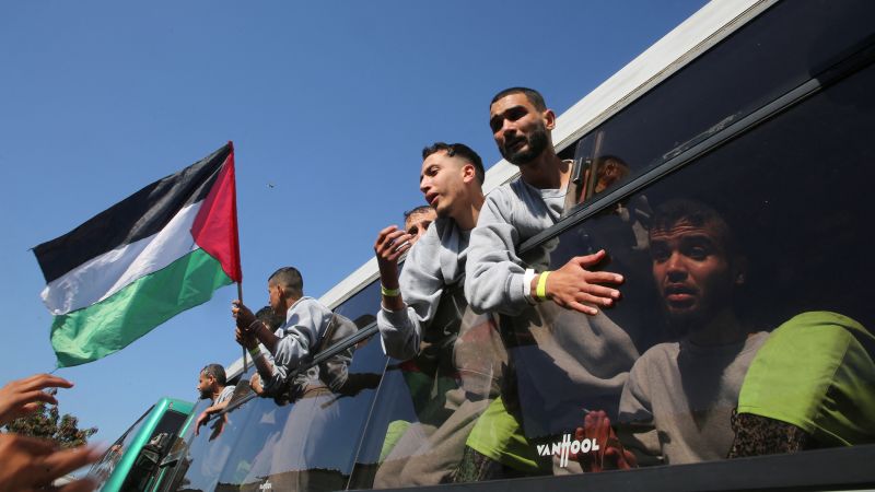 183 Palestinian prisoners released after Hamas frees three Israeli hostages