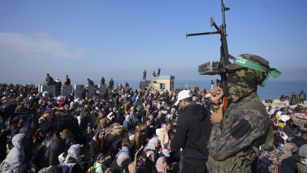 Palestinians’ return to northern Gaza complicates Netanyahu’s war aims